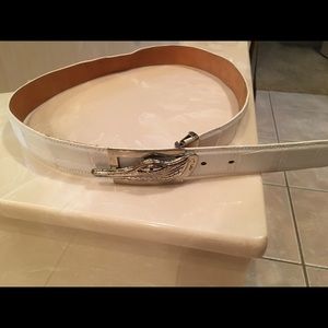 White mauri alligator belt